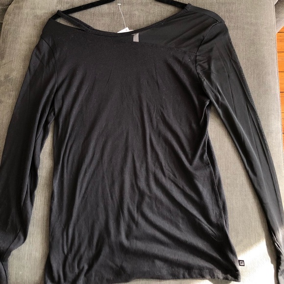 BRAND NEW Fabletics Shirt - Picture 2 of 3
